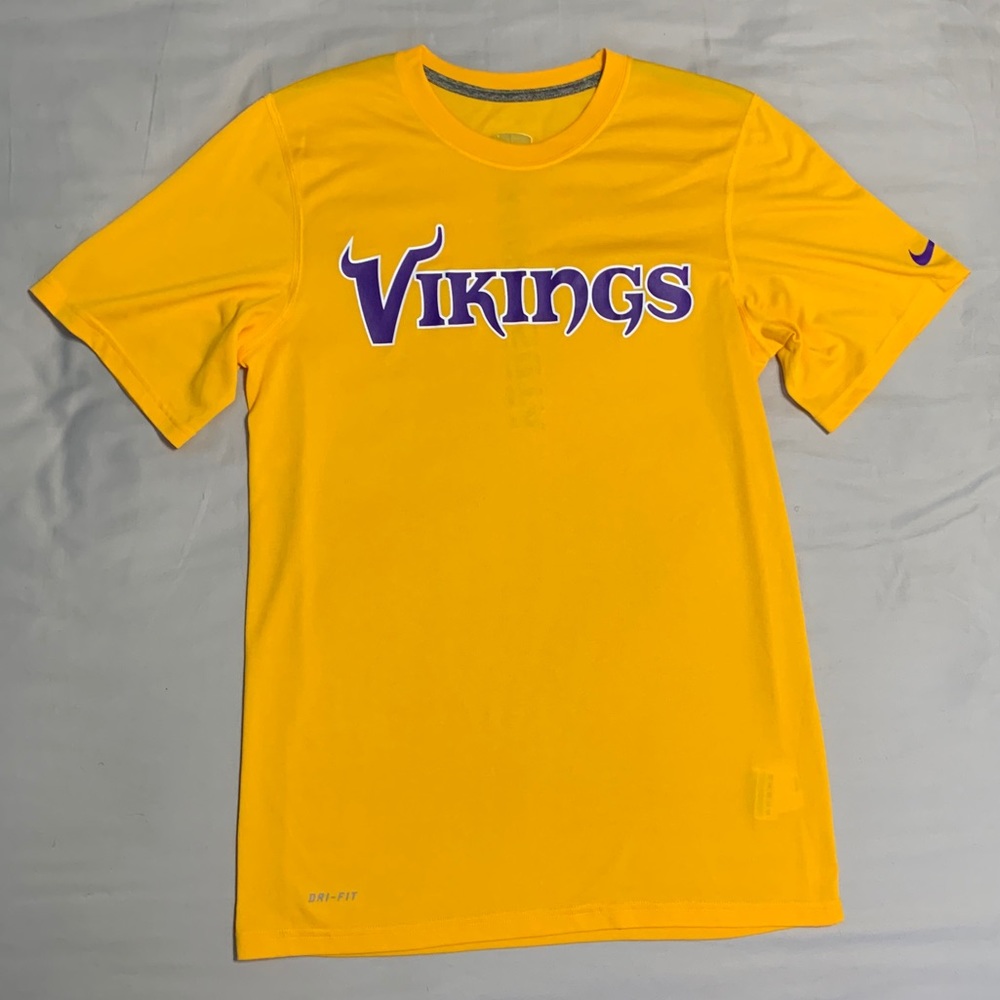 NWOT Minnesota Vikings Nike Sideline Player Tee